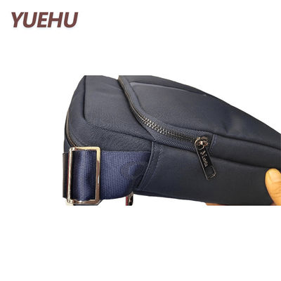 Chiếc túi xách thắt lưng chống nước với khóa khóa
